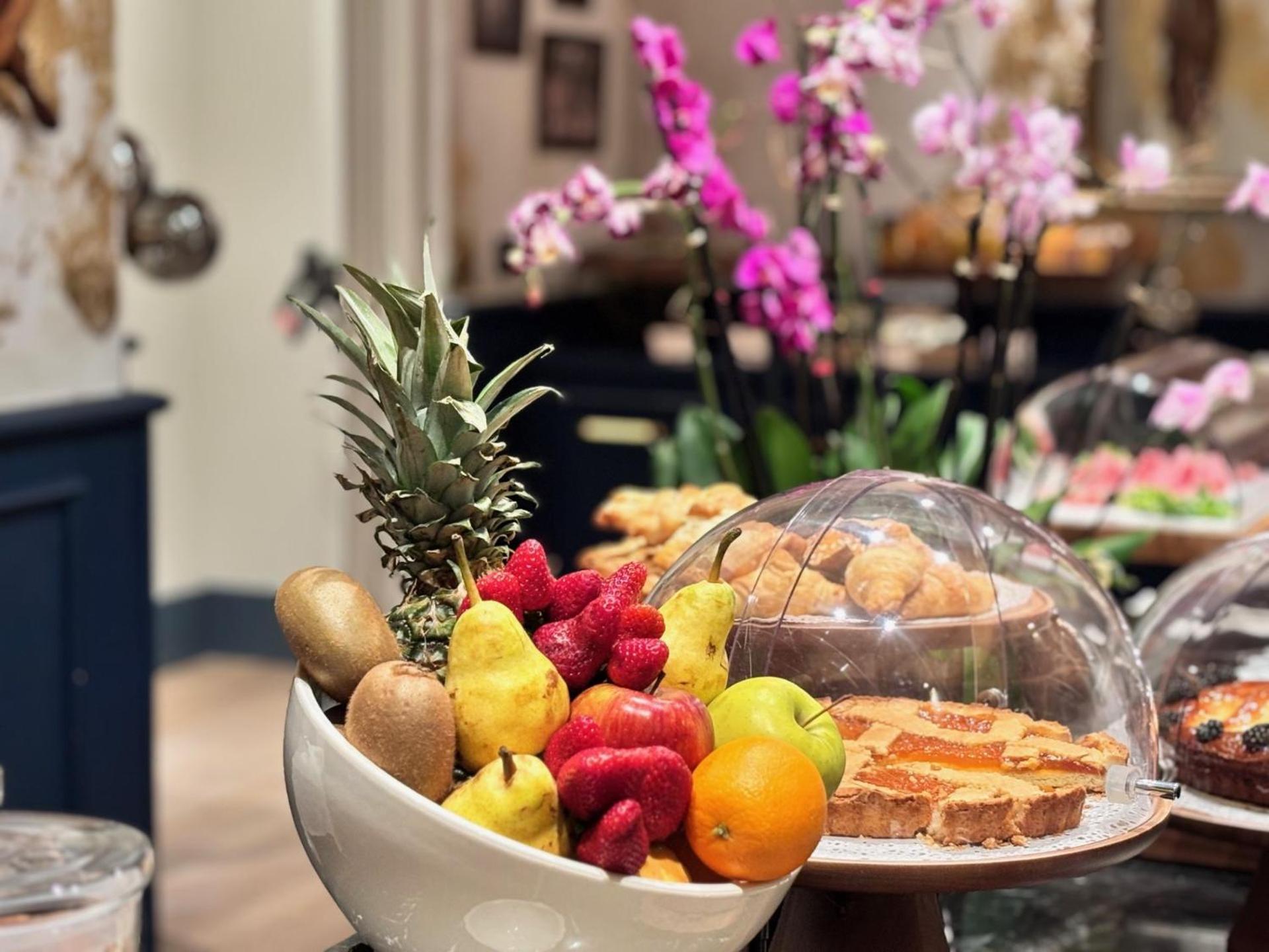 Nemi Hotel Milan Bagian luar foto